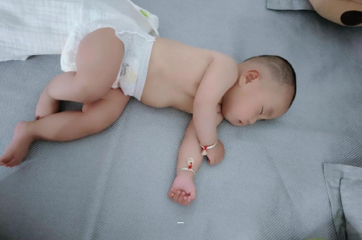 湘西宝宝突然很多眼屎